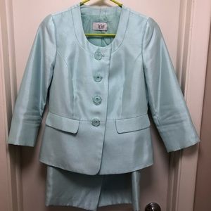Le Suit mint skirt suit size 2P